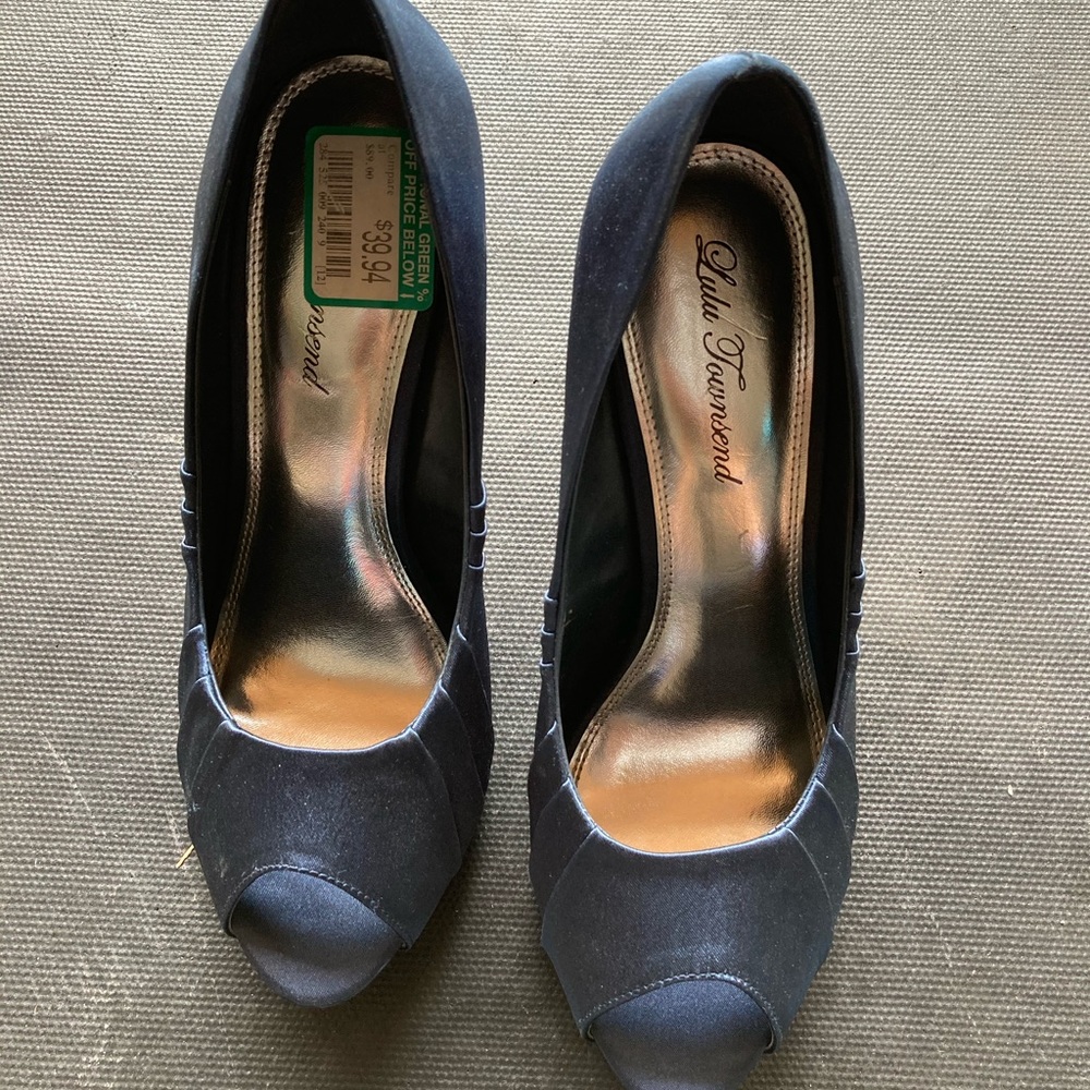 Shoes - Picture 2 of 2